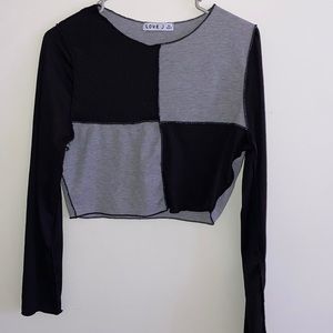 Gray and black long sleeve crop top